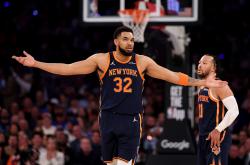 包含纽约尼克斯迎CBA常规赛关键赛，转会期强势反弹，引发热议，身体对抗强度拉满的词条-云开登录